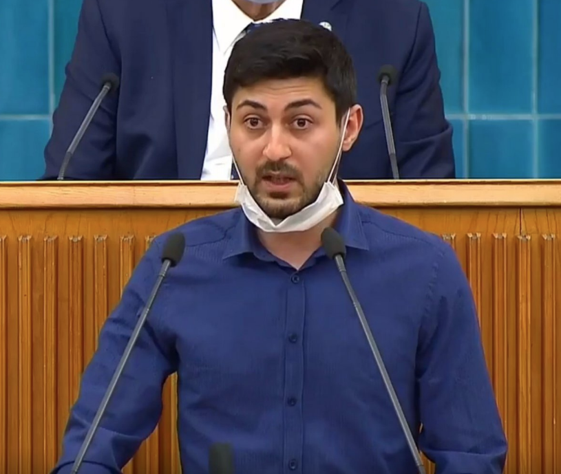 Akşener'in işsiz diye kürsüye çıkardığı gencin eğlence fotoğrafları çıktı! - Resim: 1