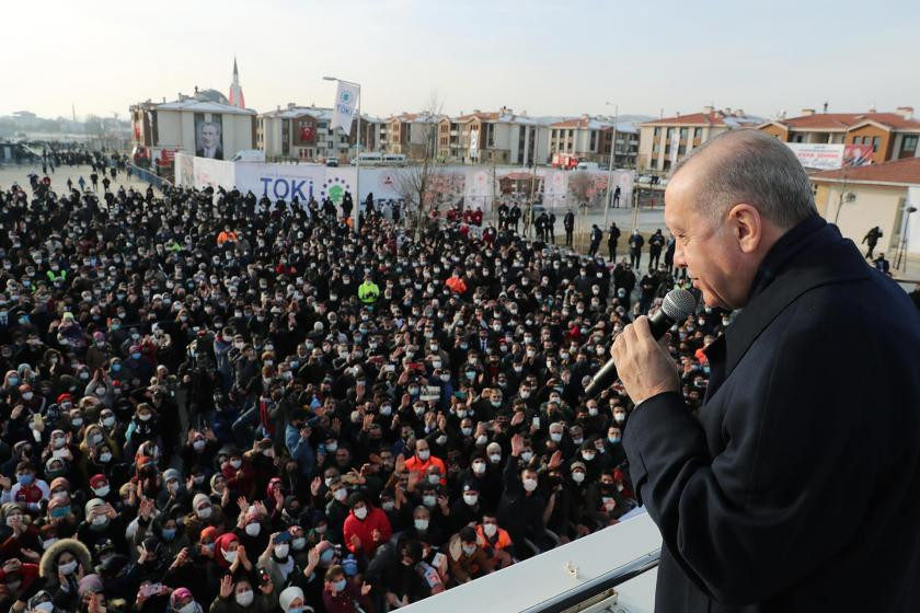 Al Sana Çifte Standart: Ece Üner Uludağ'daki Partiyi Eleştirdi, Erdoğan'ın Elazığ Mitingini Görmedi - Resim: 1