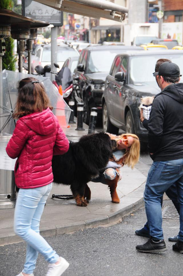 Eliz Sakuçoğlu ve Önder Bekensir'in tehlikeli yakınlaşması - Resim: 1