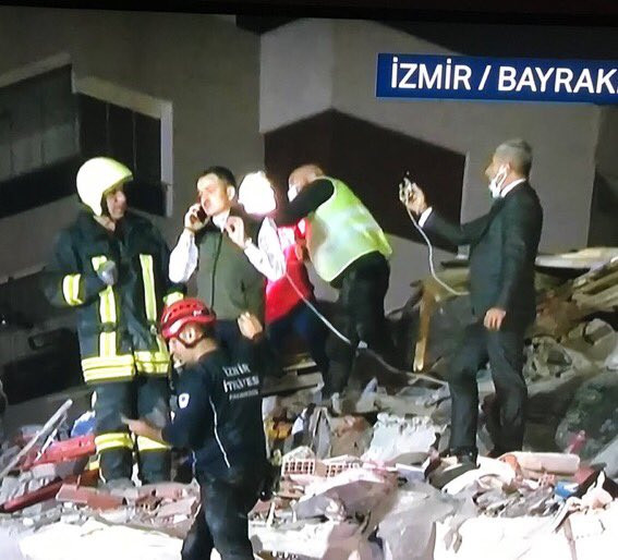 Bakan Bey şov yapmanın sırası mı? Pakdemirli telefonu görevliden alıp.. - Resim: 1