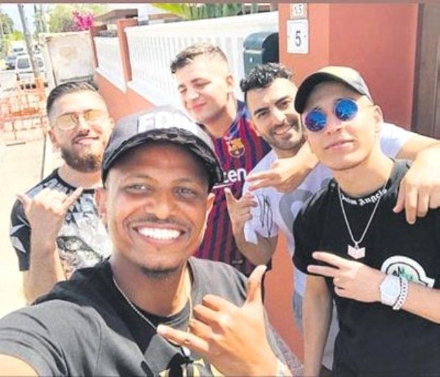 Emre Mor sezon biter bitmez soluğu İbiza'da aldı - Resim: 1