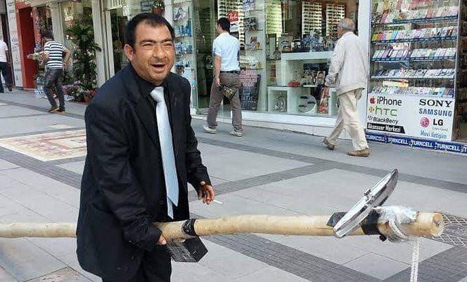 Malatya'nın acı günü: Mercedes Kadir vefat etti: Bir şehrin deliliğini sopasında taşıyordu - Resim: 1