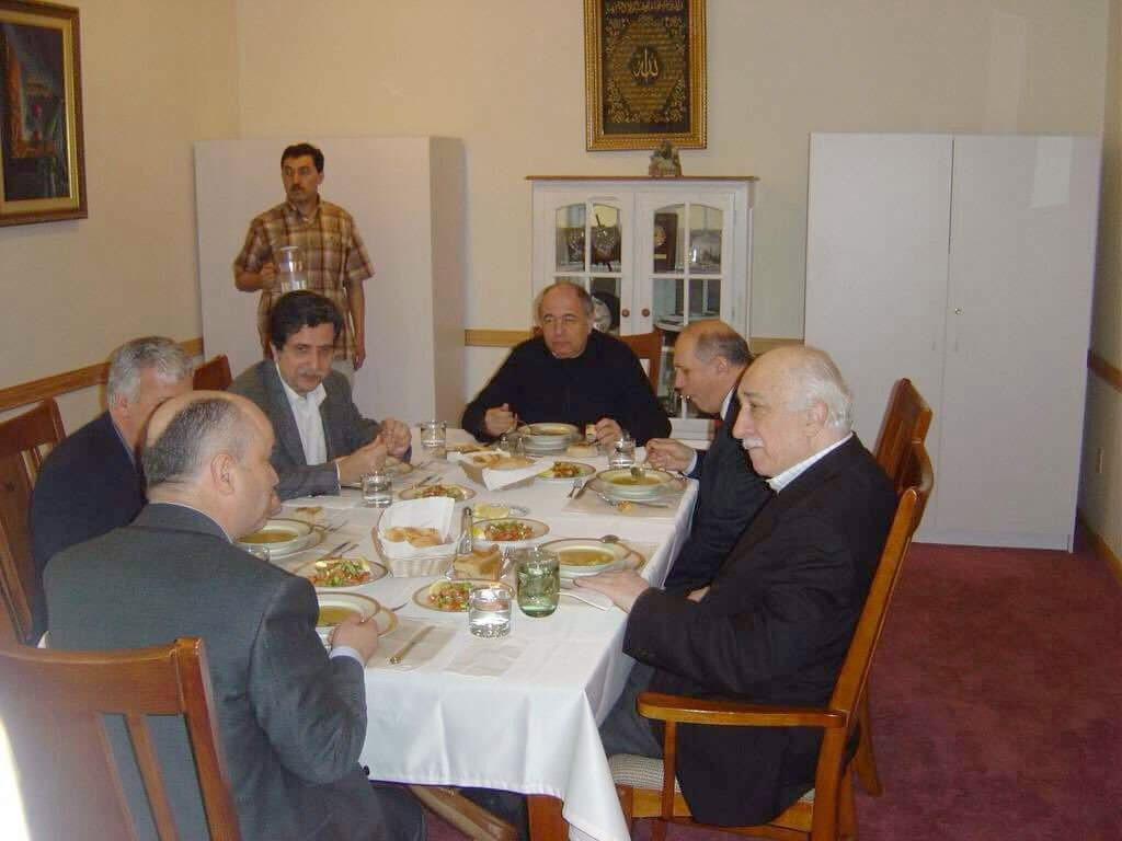 Ahmet Hakan Fehmi Koru'yu Fethullah Gülen'li fotoğrafıyla vurdu - Resim: 1