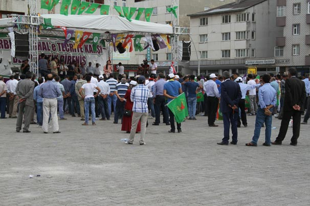 HDP'ye Ağrı'da büyük şok! Mitinge kimse gelmedi - Resim: 1
