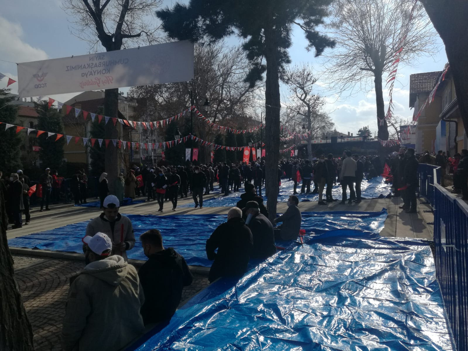 AKP'nin Kalesi Konya'da Meydanlar Boş Kaldı - Resim: 1