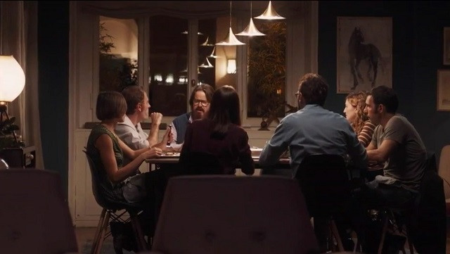 Zenginlerin yeni çılgınlığı: Masaya cep telefonlarını bırakıyorlar ve... - Resim: 1