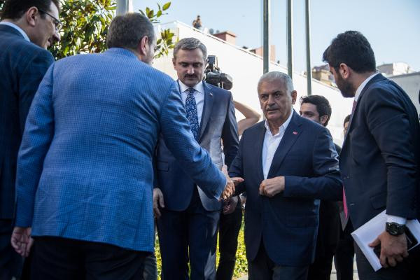 Seçim sonucu açıklandı AKP'de suratlar asıldı - Resim: 2