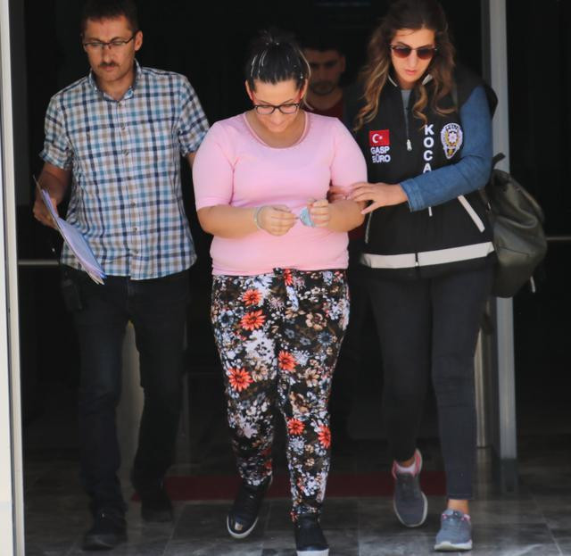 Elektrikli eskort! Fuhuş için buluştu, elektro şok cihazıyla bayıltıp paralarını çaldı - Resim: 1