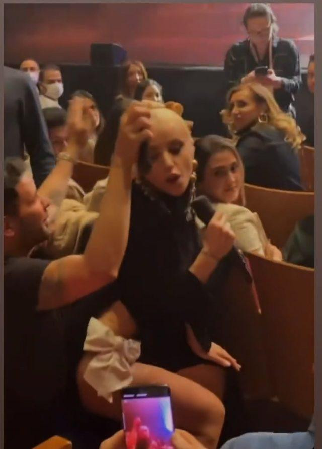 Gülşen'den Konserinde Olay Yaratan Hareket - Resim: 1