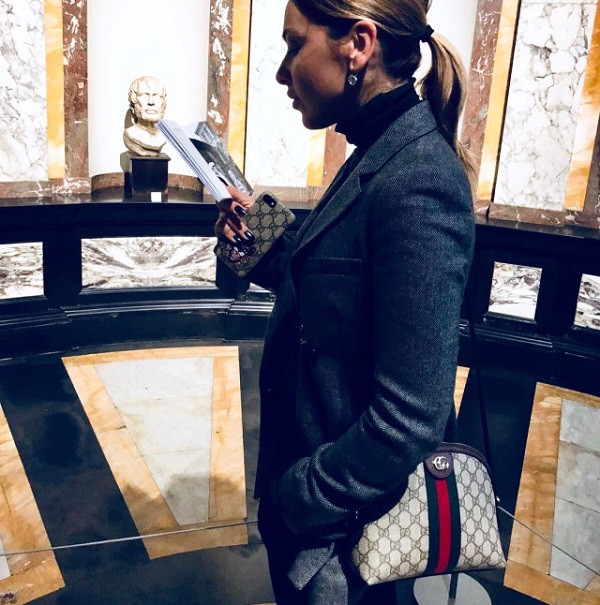 Hadise Gucci çantasını göstereyim derken - Medyafaresi.com