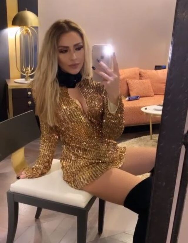 Hadise'den süper minili göğüs dekolteli paylaşım - Resim: 1