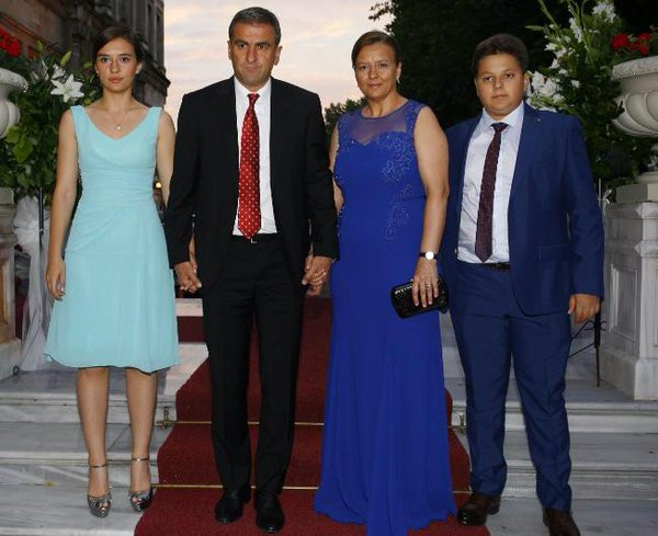 Hamza Hamzaoğlu'nun asıl eşi ve çocuğunun annesi Sinem Yanmaz kimdir? - Resim: 1