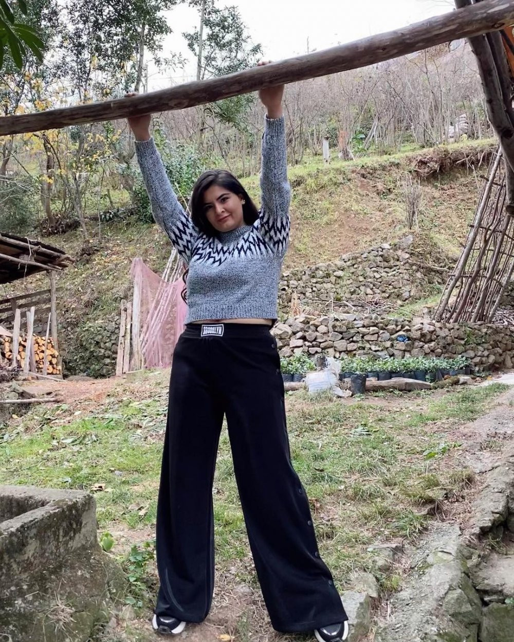 Gelin adayı Hanife göbeği göründü diye linç edildi - Resim: 1