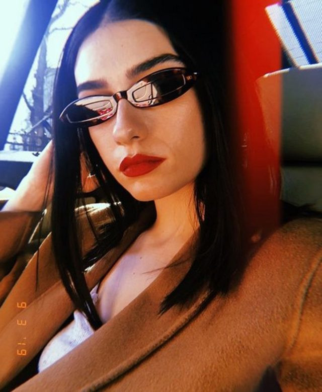 Hazar Ergüçlü merhaba uzaylılar dedi sosyal medya yıkıldı - Resim: 1