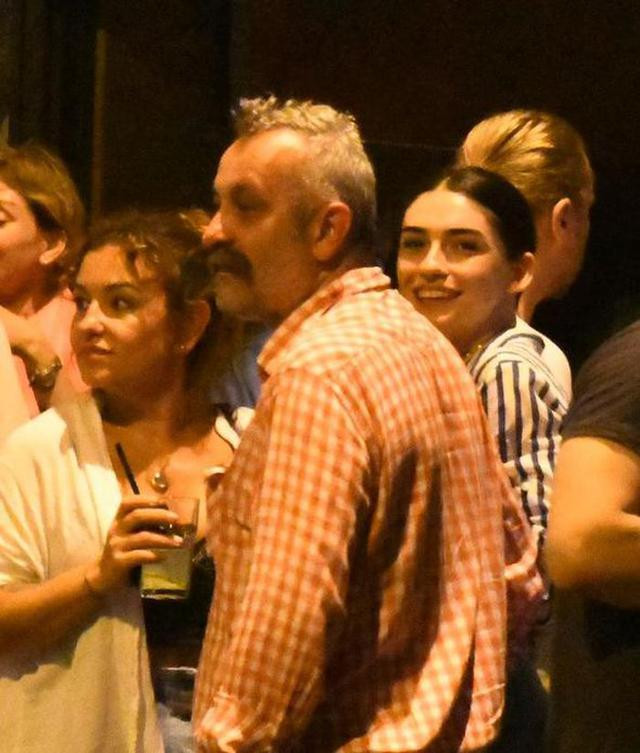 Hazar Ergüçlü Beyaz mayosuyla Instagram'ı salladı - Resim: 1