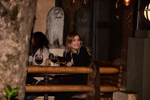 Ezgi Sertel'in kocası Ozan Çobanoğlu genç kızla yakalanınca... - Resim: 1