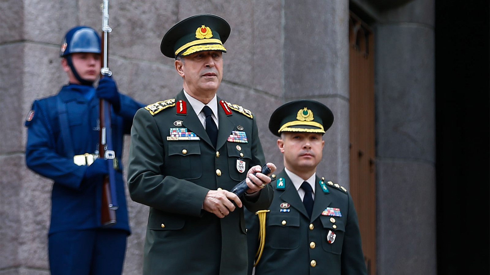 Kuşatılmış bir Genelkurmay Başkanı: Hulusi Akar! - Resim: 2