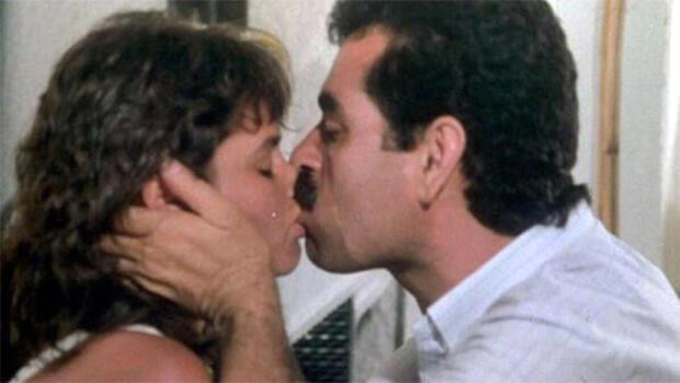 Hülya Avşar Yıllar Sonra Öpüşme Sahnesini Anlattı - Resim: 1