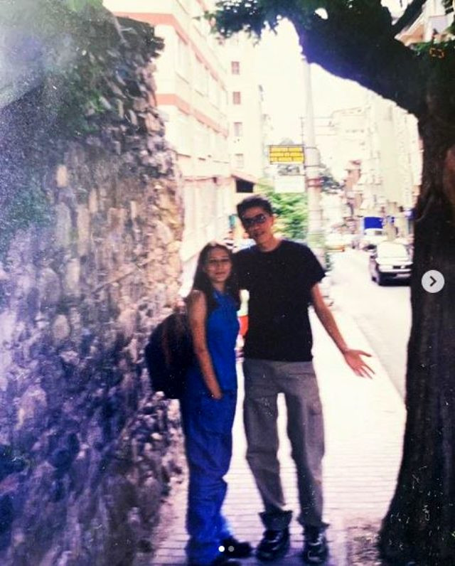 İbrahim Büyükak eşiyle 18 yıl önce çekilmiş fotoğtafını paylaştı - Resim: 1
