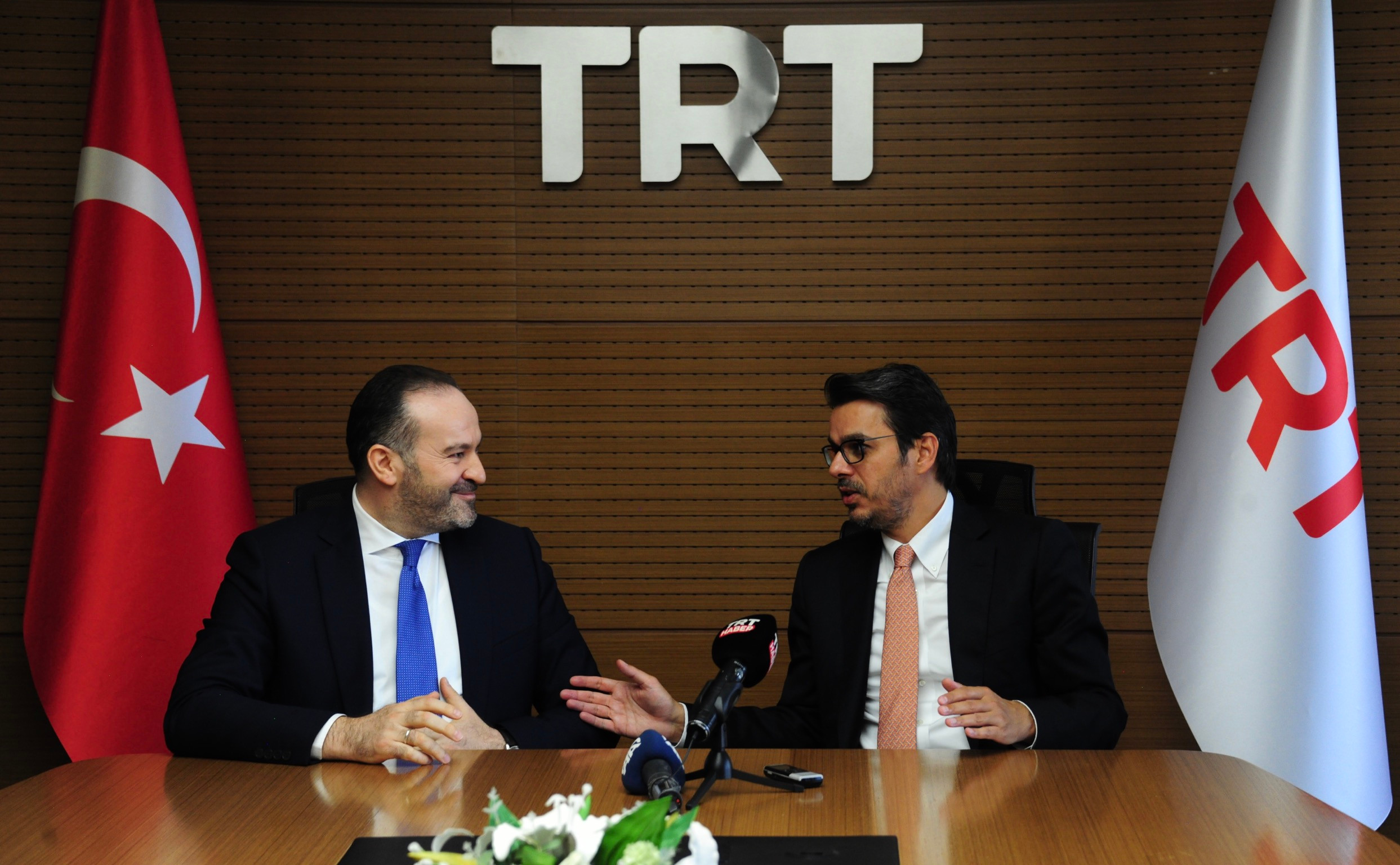 TRT'de Bayrak Değişimi Gerçekleştirildi - Resim: 1