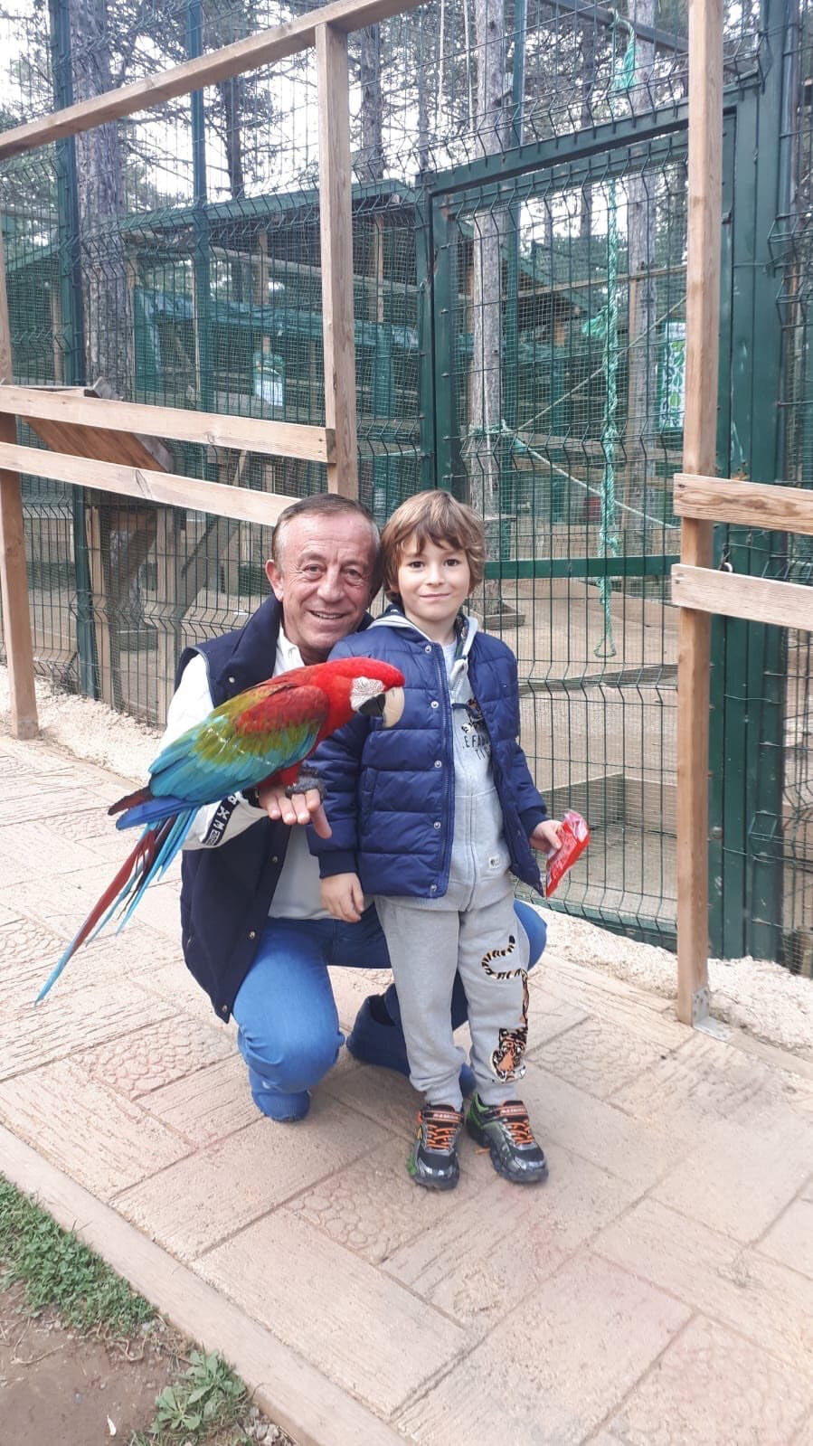 Ali Ağaoğlu ve sevgilisi Petek Ertüre Park Of İstanbul'da - Resim: 1