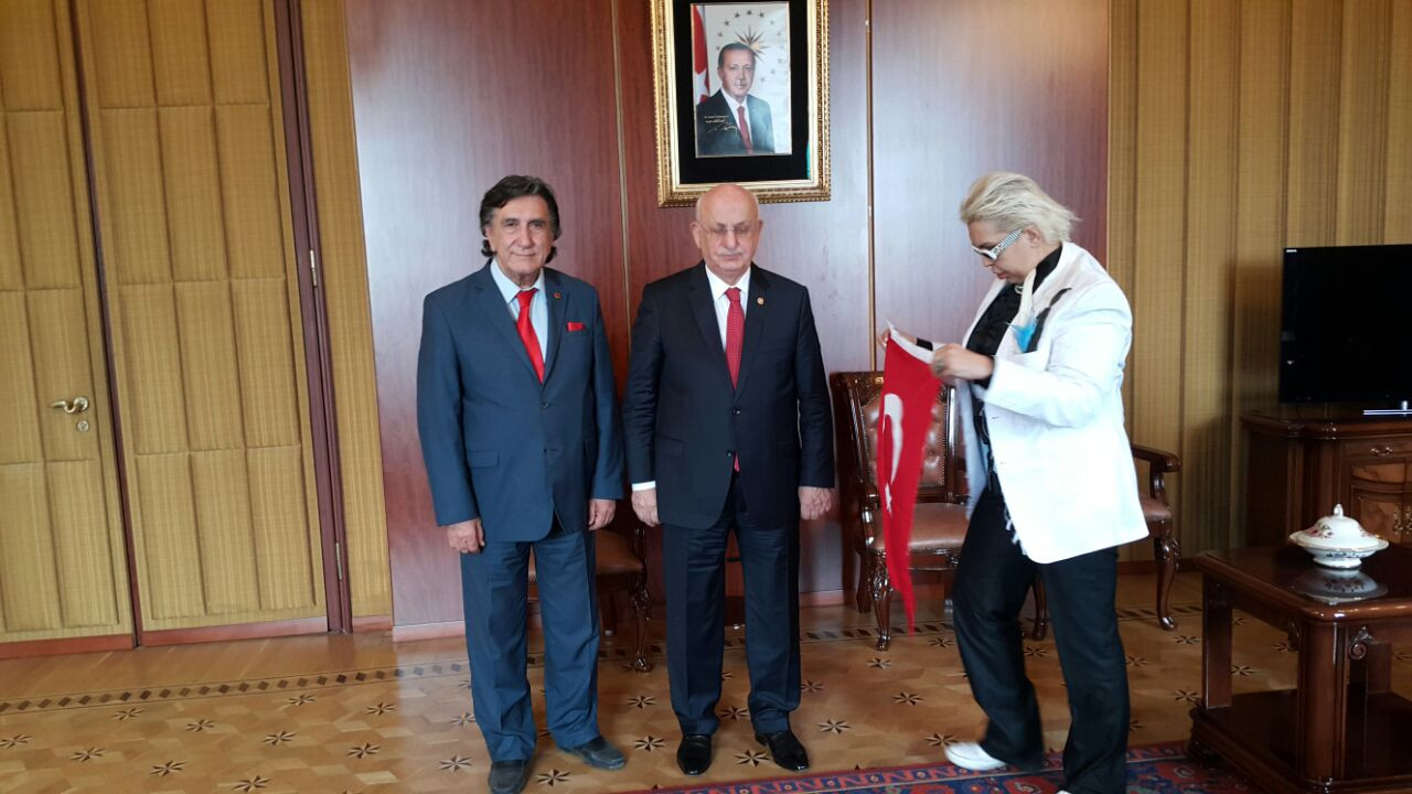 Meclis'te ilginç buluşma! Sisi (Seyhan Soylu) ve İsmail Kahraman ne görüştü? - Resim: 1