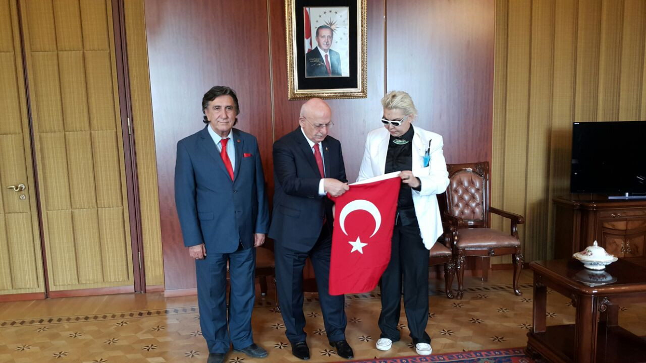 Meclis'te ilginç buluşma! Sisi (Seyhan Soylu) ve İsmail Kahraman ne görüştü? - Resim: 2