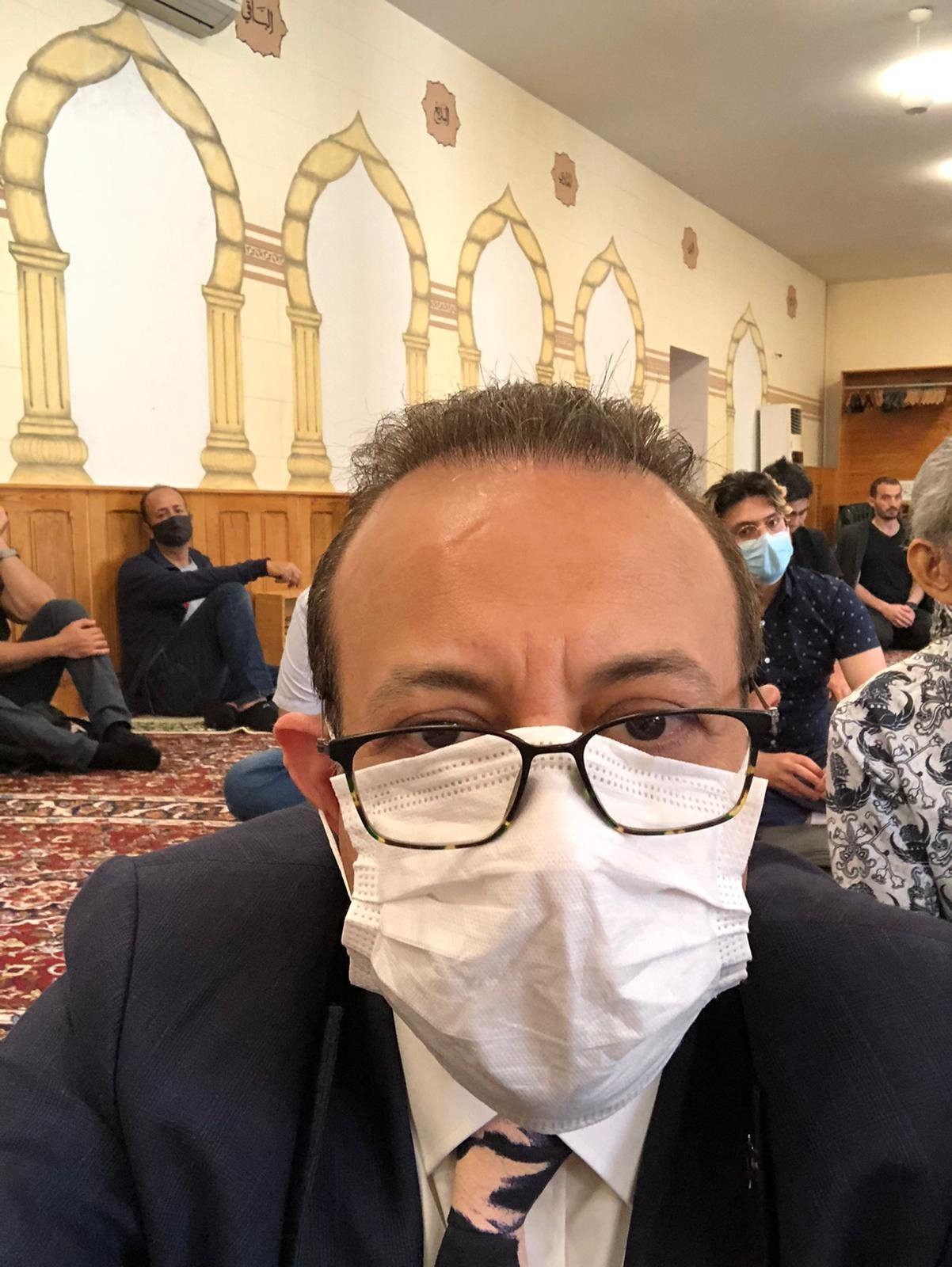 Egemen Bağış'ın camideki fotoğrafı sosyal medyayı salladı - Resim: 1