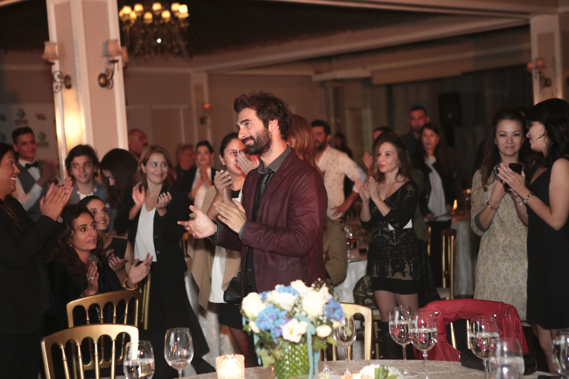 İlker Kaleli dizide yok, kutlama yemeğinde var - Resim: 1