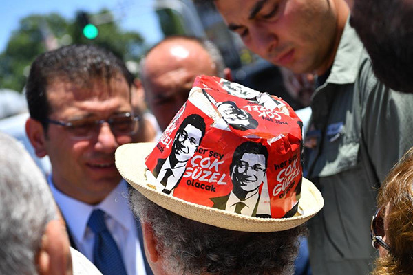 İmamoğlu’nun tramvay yolculuğunda ilginç görüntü - Resim: 3