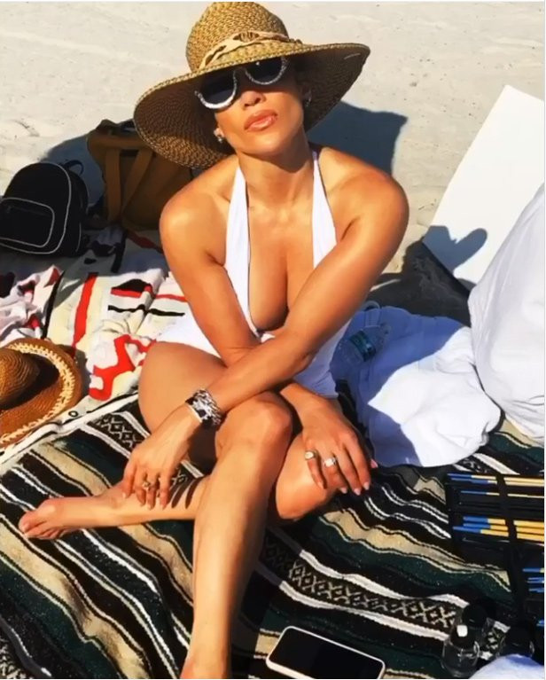 Jennifer Lopez plajı salladı - Resim: 1