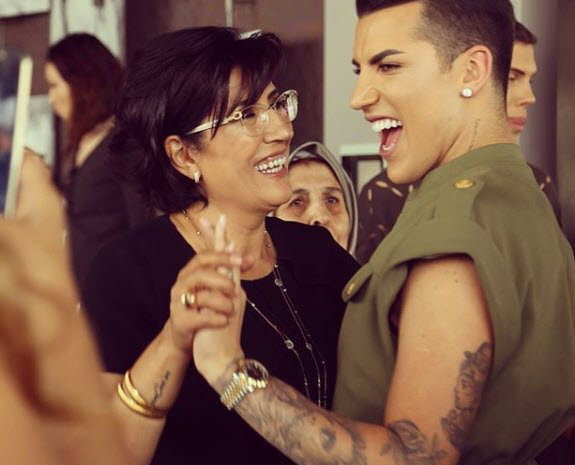 Kerimcan Durmaz annesinin fotoğrafıyla olay oldu! - Resim: 1