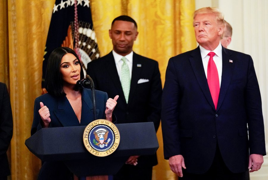 Kim Kardashian avukat olabilmek için telefon numarasını değiştirdi - Resim: 1