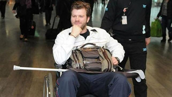 Kıvanç Tatlıtuğ hastanelik oldu! - Resim: 1