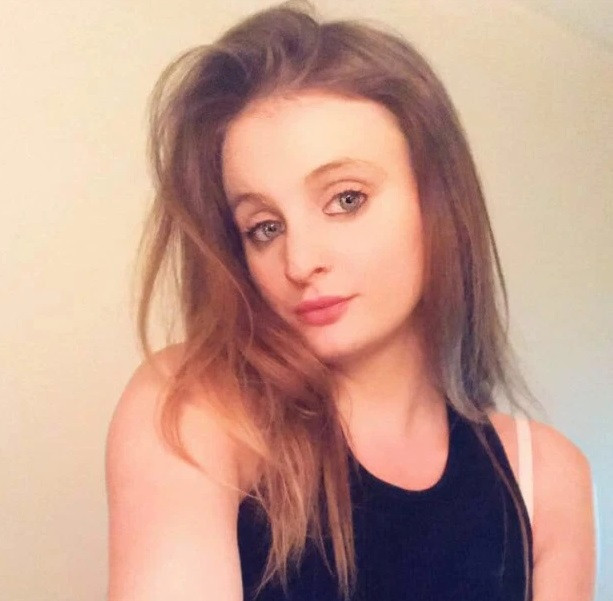 Hiçbir belirtisi olmayan 21 yaşındaki kız Koronavirüs'ten hayatını kaybetti - Resim: 1