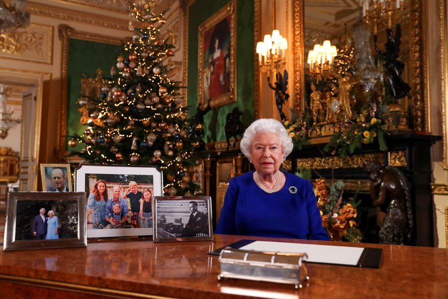 Kraliçe Elizabeth’in Noel paylaşımında Meghan Markle ve Prens Harry yer almadı - Resim: 1