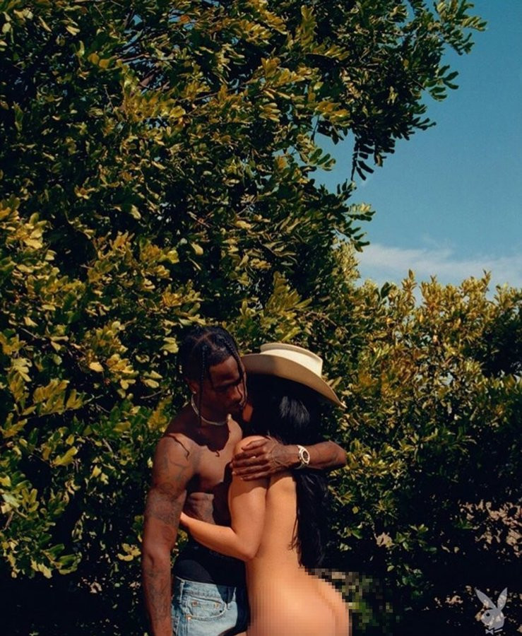 Kylie Jenner sevgilisi Travis Scott ile Playboy’a poz verdi - Resim: 1