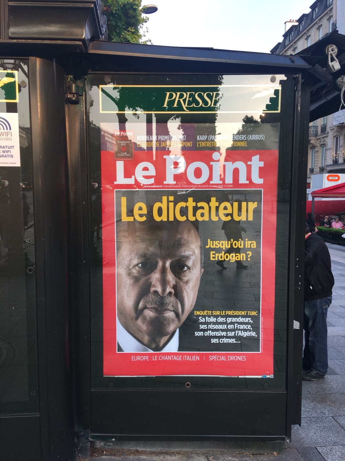 Fransız dergisi Diktatör Erdoğan kapağıyla çıktı, sokaklara afiş astı - Resim: 1