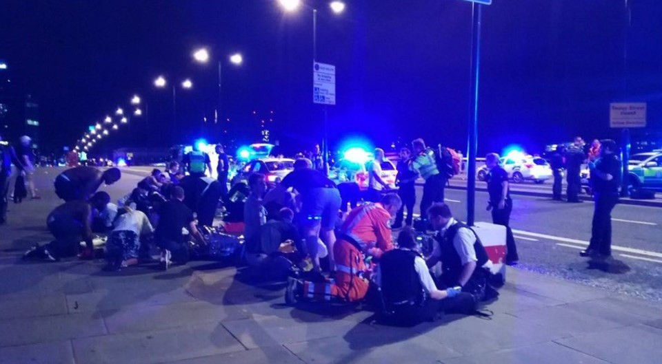 Londra'da terör: 6 kişi öldü, 3 terörist öldürüldü - Resim: 2