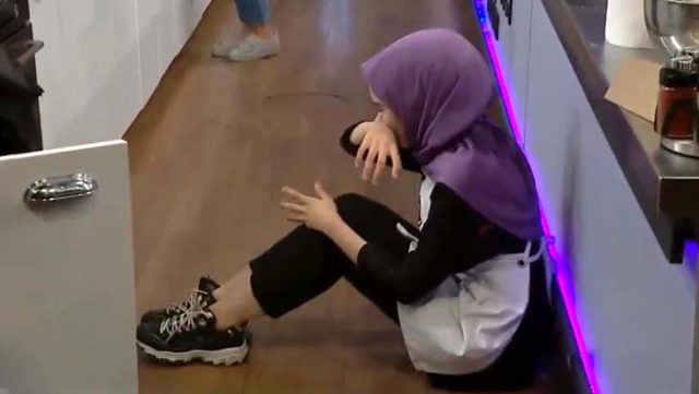 MasterChef Türkiye'de zor anlar: Dakikalarca ağladı! - Resim: 1