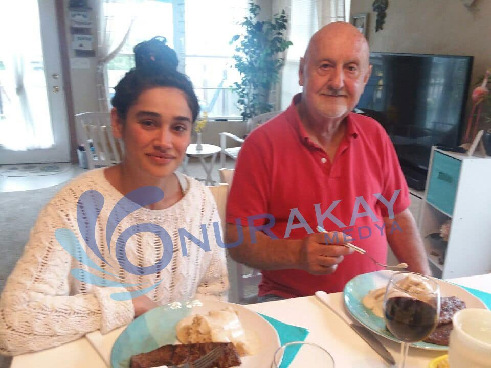 Oyuncu Meltem Miraloğlu 80 yaşındaki Amerikalı ile evlendi - Resim: 1