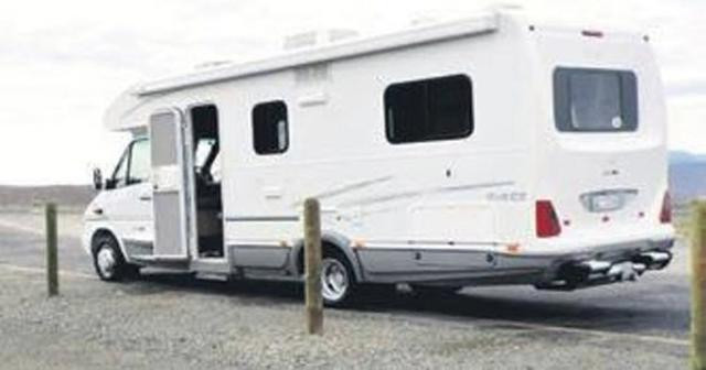 Merve Özbey 3 odalı karavan kiraladı - Resim: 1