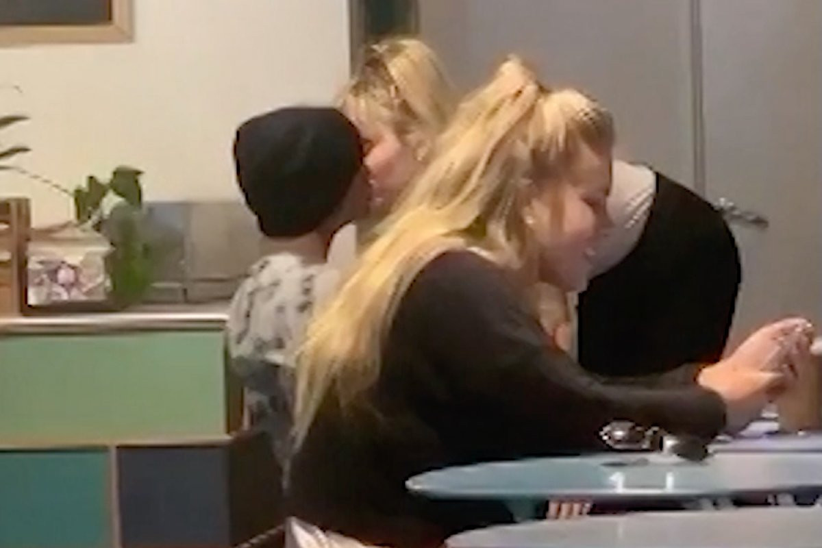 Miley Cyrus Gigi Hadid'in eski sevgilisini kaptı! - Resim: 2