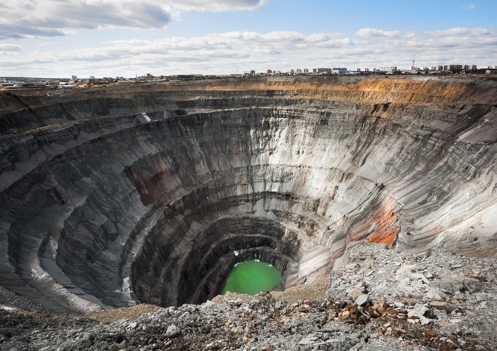 Devasa elmas çukuru Mir Madeni görenleri büyülüyor - Resim: 1