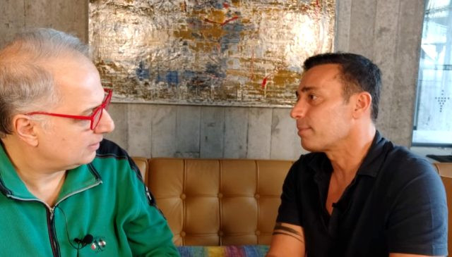 Mustafa Sandal'dan Cem Yılmaz'ın aşk hayatına ilginç yorum: Bermuda şeytan üçgeni - Resim: 1