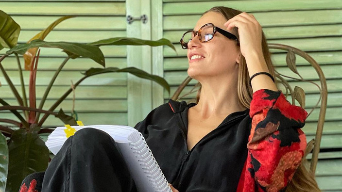 Serenay Sarıkaya Yeni Dizisini Duyurdu: Geliyor Gelmekte Olan! - Resim: 1