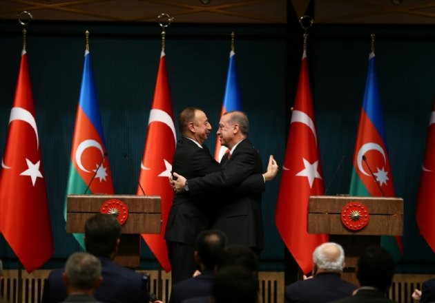 Erdoğan ve Aliyev'in kucaklaşması olay oldu - Resim: 1