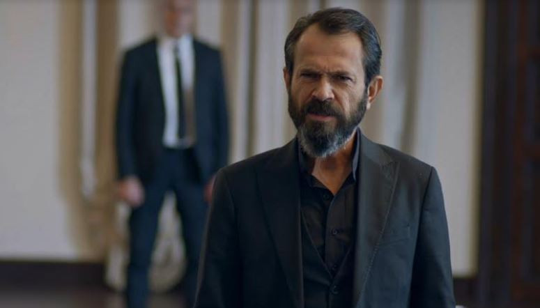 Çağatay Ulusoy ve Aline Boz'un Dizisi Süslü Korkuluk'a Flaş Transfer - Resim: 1