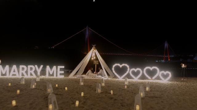 Onur Tuna'dan 100 bin gül yaprağıyla evlilik teklifi - Resim: 1