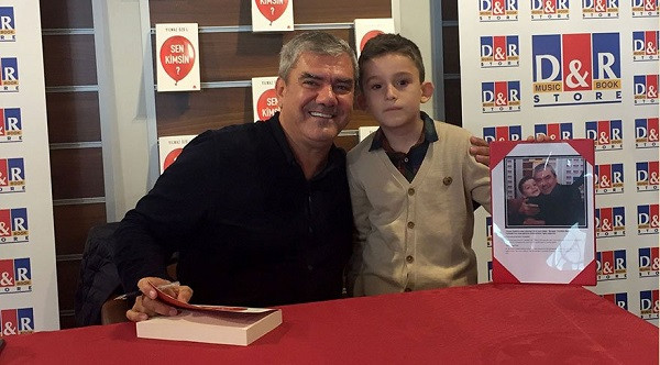 Ankara'da Yılmaz Özdil kuyruğu - Resim: 2